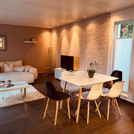 4 Zimmer 11 Personen Wohnung Garten Terrasse Grill 2 Badezimmer Wuppertal Bagian luar foto