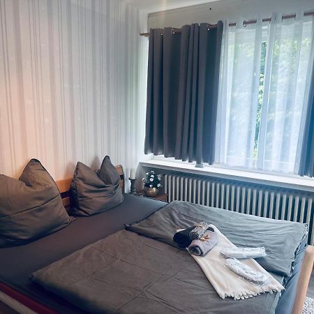 4 Zimmer 11 Personen Wohnung Garten Terrasse Grill 2 Badezimmer Wuppertal Bagian luar foto