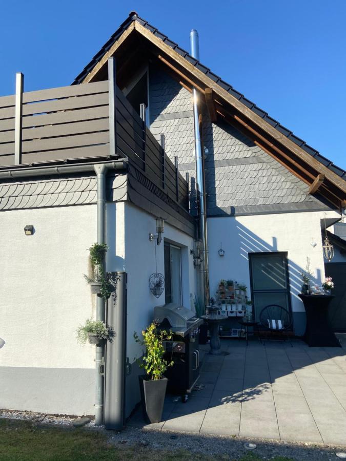 4 Zimmer 11 Personen Wohnung Garten Terrasse Grill 2 Badezimmer Wuppertal Bagian luar foto